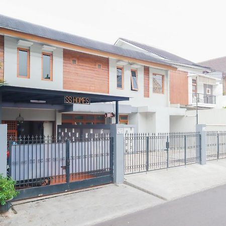 Oyo 2196 Ss Homes Jakarta Exterior photo